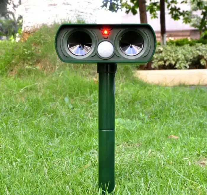 Répulsif à ultrasons solaire dissuasif animaux