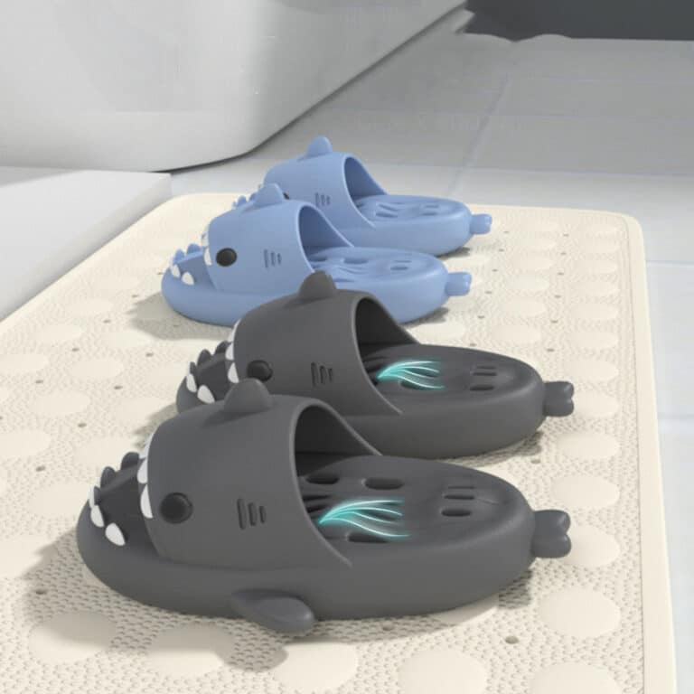 Sandales de bain requin anti-dérapantes avec drainage pour douche et piscine