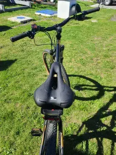 Image #1 de Thomas R