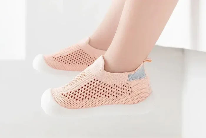 Chaussures respirantes pour bébés antidérapantes sans lacets